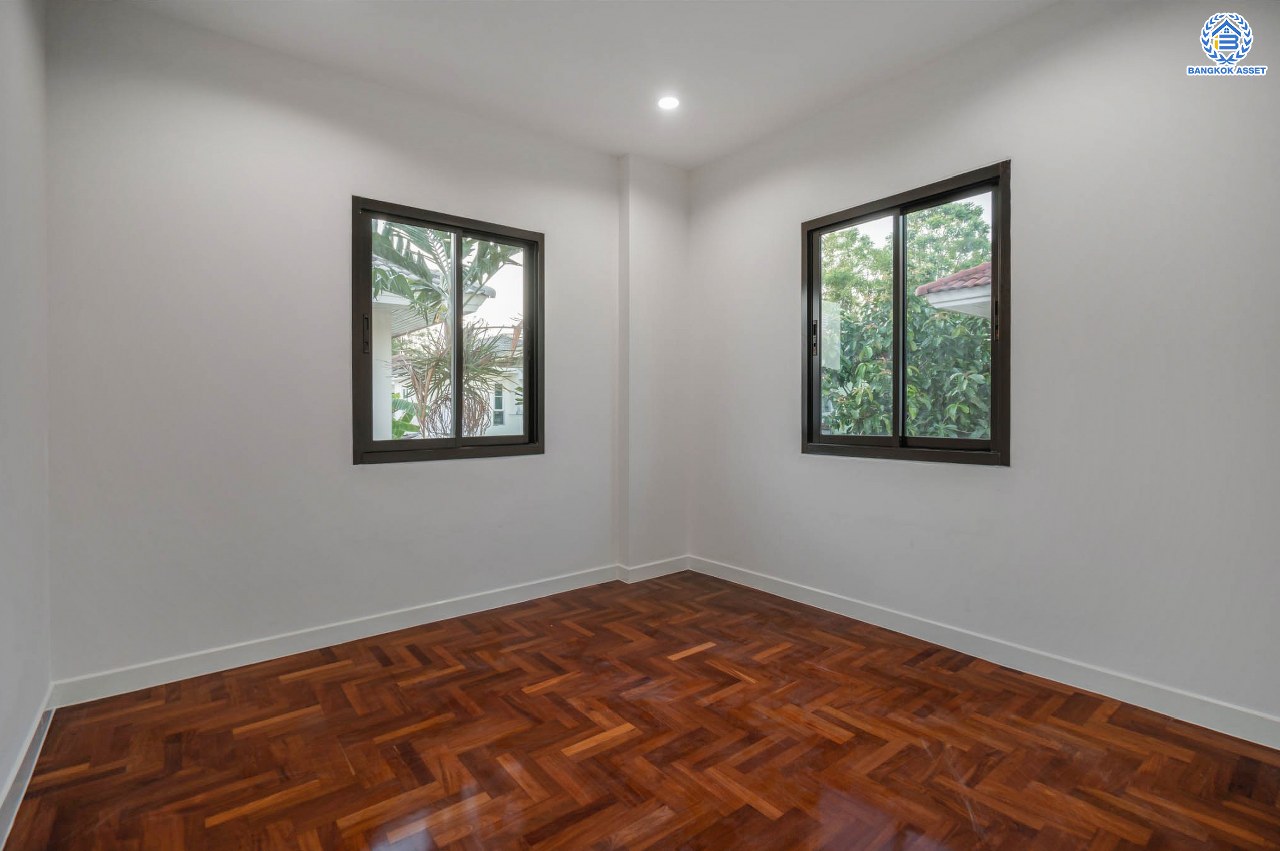 บ้านมือสองตกแต่งใหม่ โครงการ ชลลดา วัดลาดปลาดุก คุณภาพระดับ L&H บนเนื้อที่ 52.50 ตร.ว. ฟังก์ชัน 3 ห้องนอน 2 ห้องน้ำ 1 ที่จอดรถ บนทำเลศักยภาพ เชื่อมต่อหลายเส้นทาง ใกล้รถไฟฟ้าสายสีม่วง "สถานีคลองบางไผ่" และเซ็นทรัลเวสท์เกต